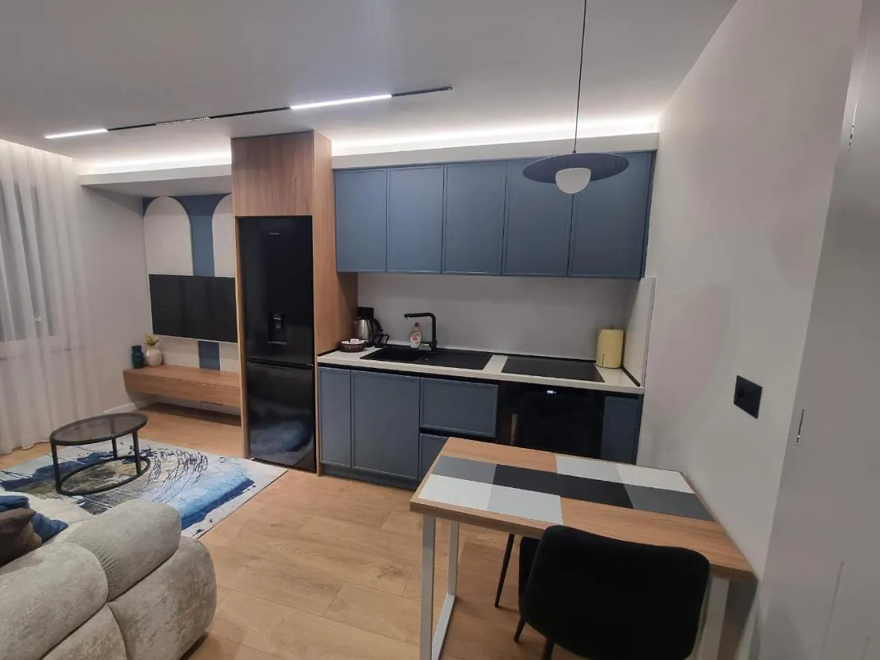 טיראנה Twoviews Apartaments דירה