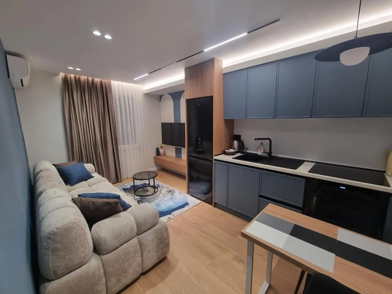 טיראנה Twoviews Apartaments 0*,